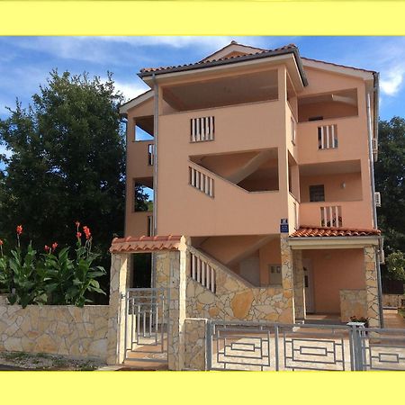 Apartments Coral, Klimno, Island Krk Екстериор снимка