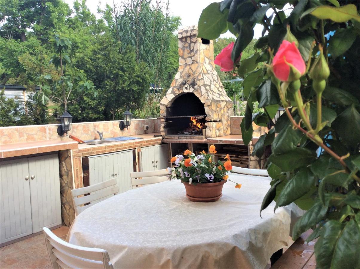 Apartments Coral, Klimno, Island Krk Екстериор снимка