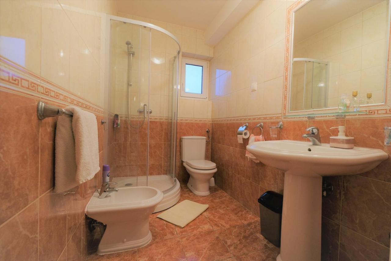 Apartments Coral, Klimno, Island Krk Екстериор снимка