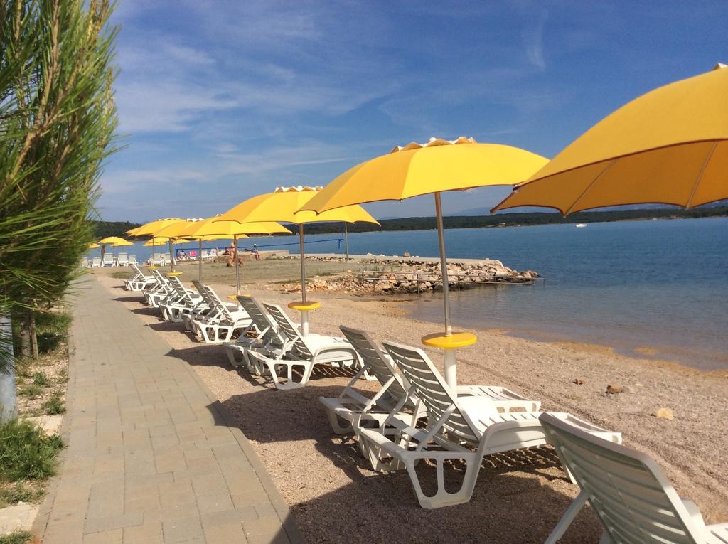 Apartments Coral, Klimno, Island Krk Екстериор снимка